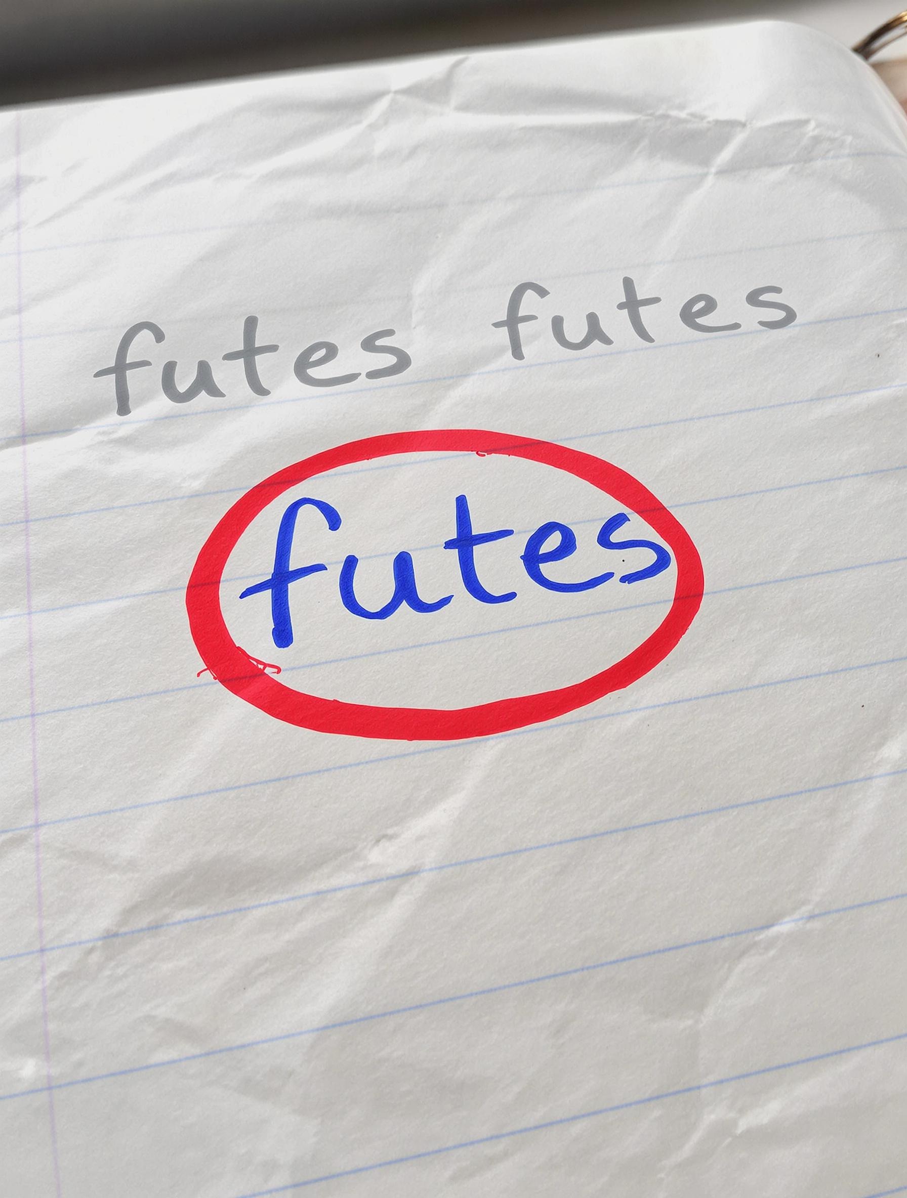 Copie d’écolier montrant la faute ‘futes’ sans accent