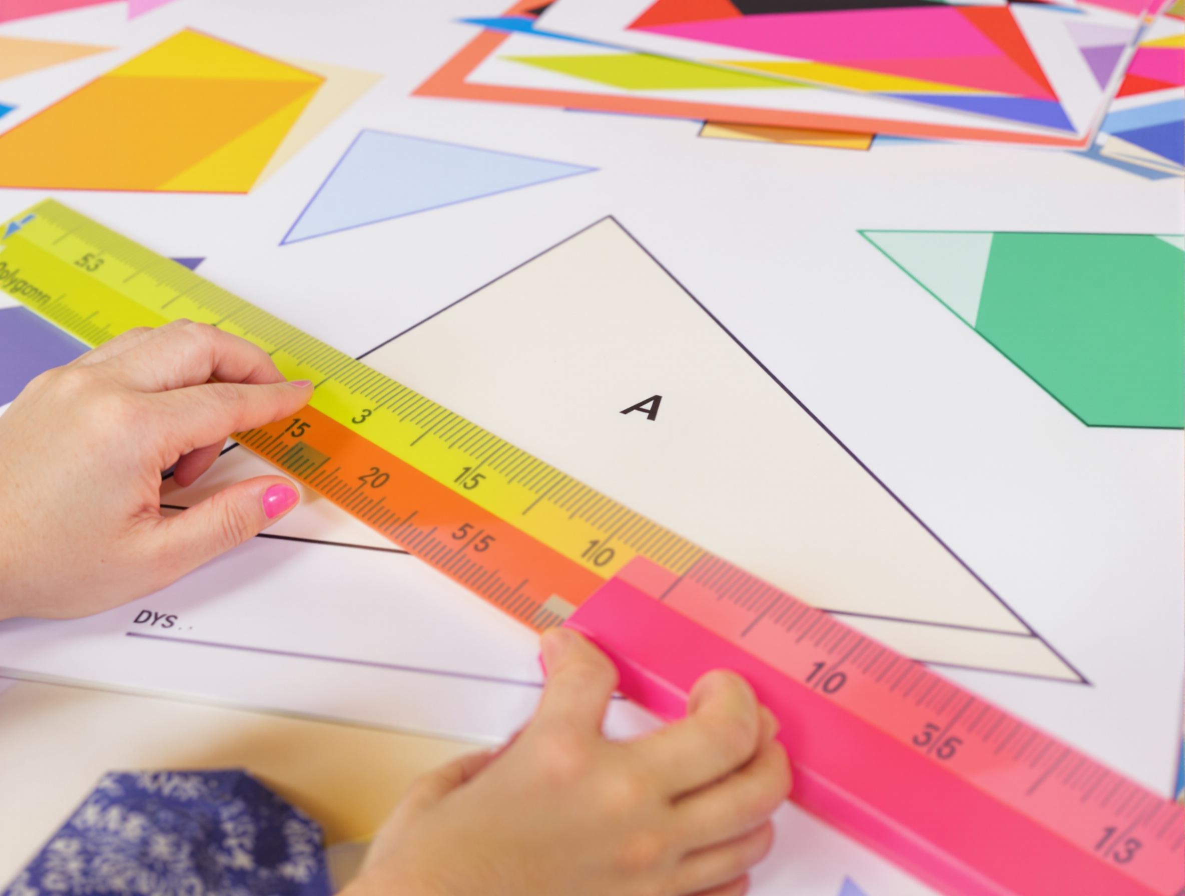 Support DYS géométrie CE1 : fiche A3 polygones avec pictos couleurs.